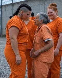 On the same day she arrived at prison, three of the most dangerous inmates surrounded the 78-year-old woman and demanded that she hand over everything she had. After refusing, they brutally beat the old woman.
